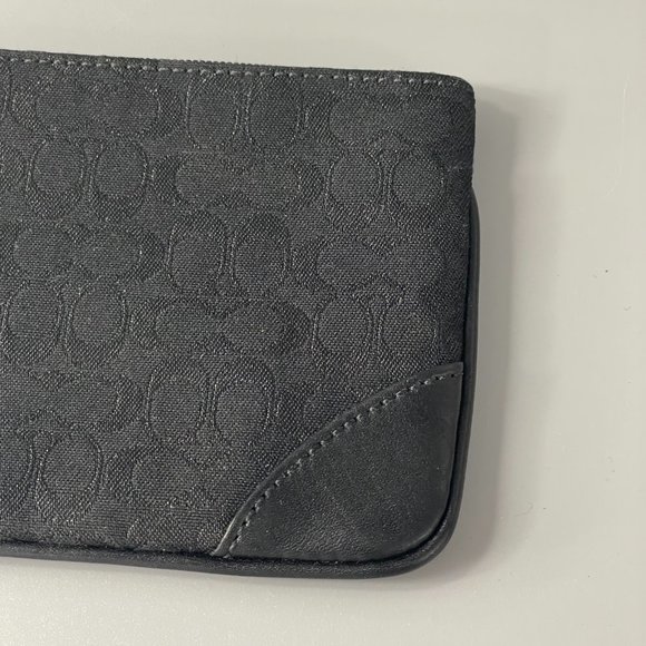 New Coach Black Sparkly Signature Canvas Wristlet - Picture 3 of 10